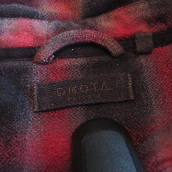 DKota Grizzly Red & Black Flannel Size XL 100% Cotton Snap Closures EUC - Picture 6 of 12
